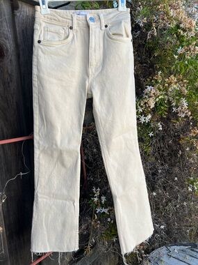 Zara Off-White Ankle Crop Straight Jeans